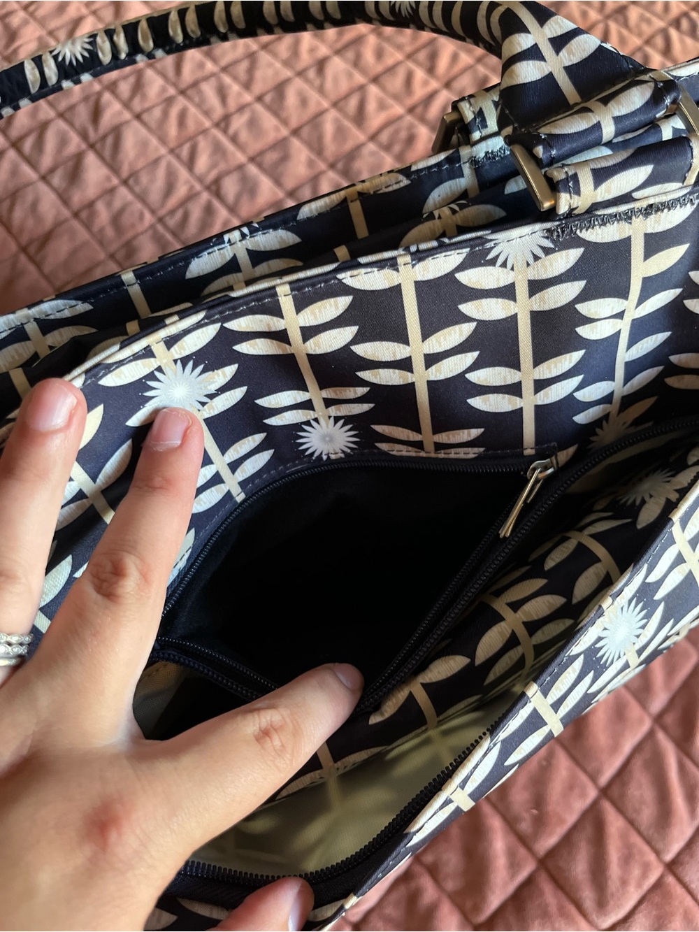 JuJuBe Be Classy diaper bag in the "Dandy Lines" print NEW without tags - Picture 4 of 15